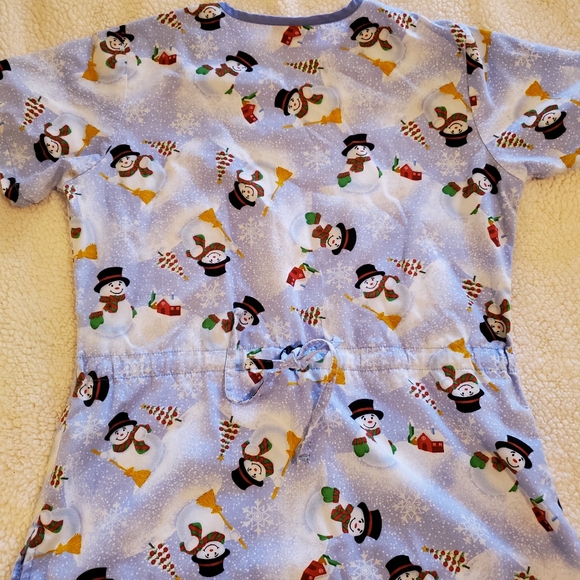 Best Medical Wear size Small blue snowman scrub top Christmas. - Picture 5 of 6